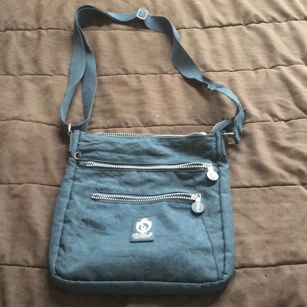 Noble Mount crossbody purse